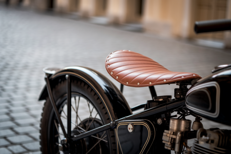 Selle Moto Vintage : Transformez Votre Custom avec les Meilleures Selleries